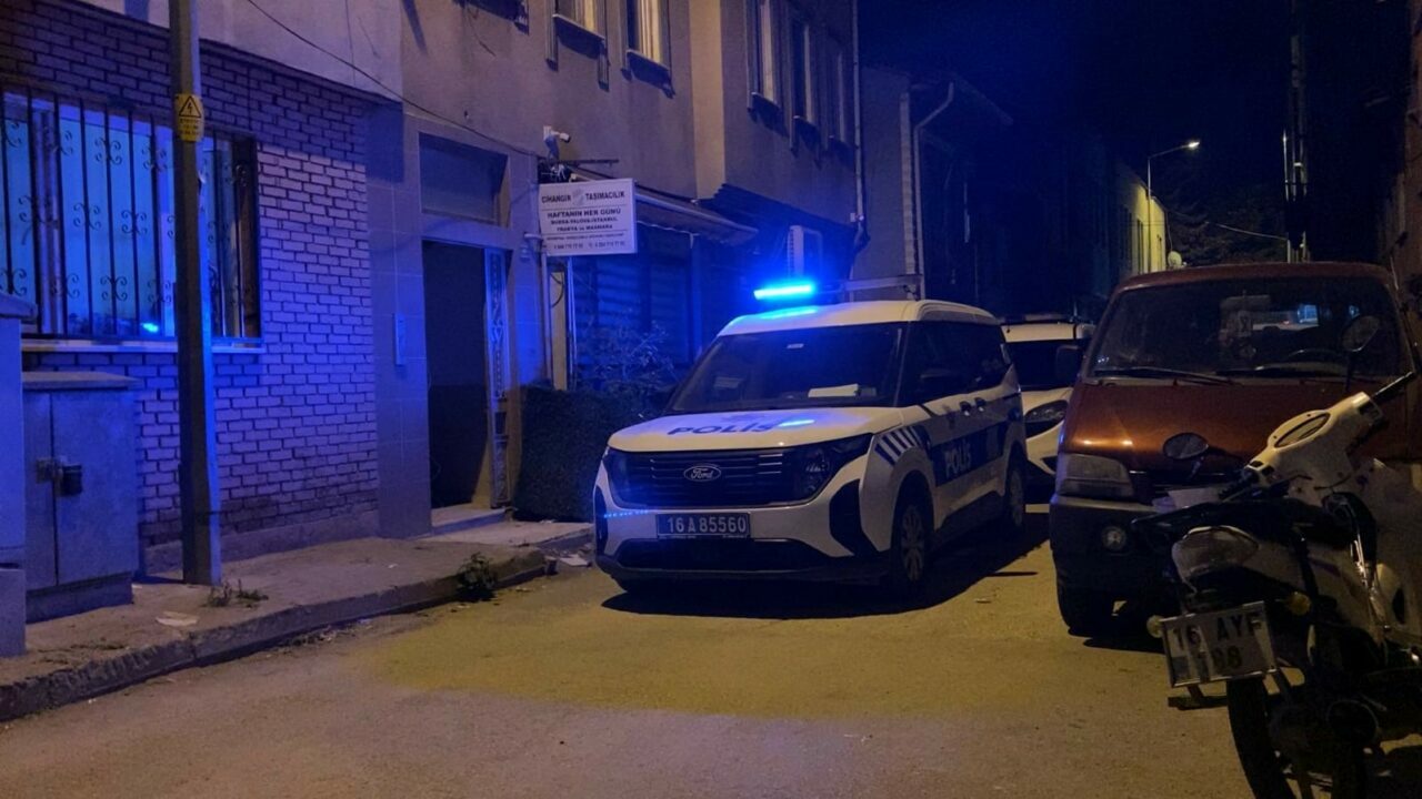 Bursa’da esrarengiz olay: Bir genç evinde ölü bulundu