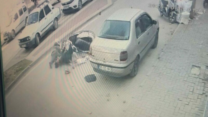 Bursa’da motosiklet yayaya çarptı Bursa’nın İnegöl ilçesinde meydana gelen kazada motosiklet yayaya çarptı: 2