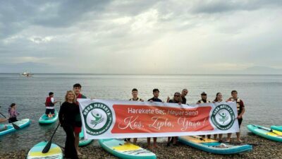 Bursa’da öğrenciler suda dengede durmayı öğrendi