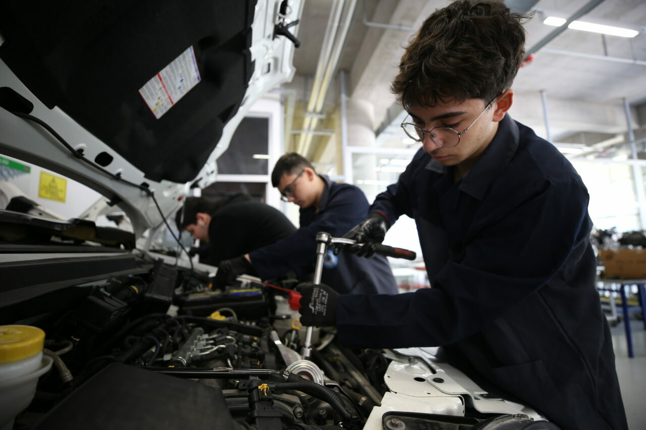 Meslek liseleri ve yükseköğretim kurumlarıyla ilgili önemli adım Meslek liseleri ve yükseköğretim kurumlarıyla ilgili önemli adım