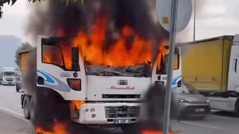 Bursa’da panik anları! Canını zor kurtardı Bursa’da panik anları! Canını zor kurtardı