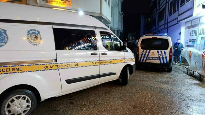 Bursa’da silahlı dehşet Bursa’nın İnegöl ilçesinde 65 yaşındaki adam, kendisini 6 ay önce