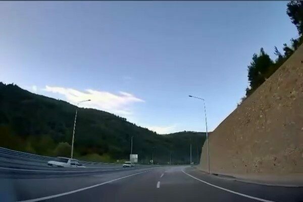 Bursa’da ters yöne giren Tofaş faciaya davetiye çıkardı Bursa’da ters yöne giren Tofaş faciaya davetiye çıkardı