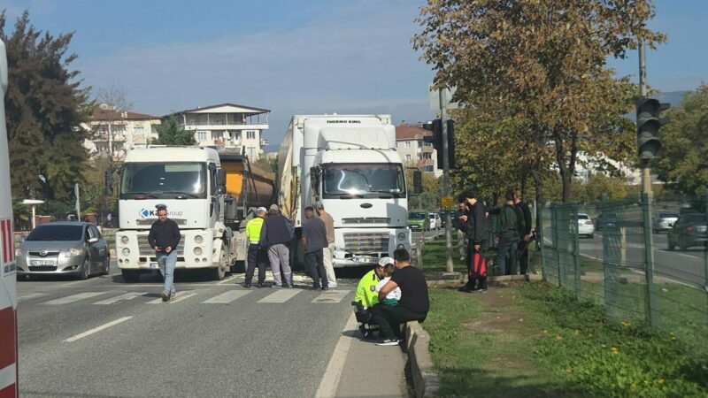 Bursa’da tır faciası: Çok sayıda yaralı var… Bursa'nın Orhangazi ilçesinde kırmızı ışıkta duran hafriyat kamyonuna çarpmamak için