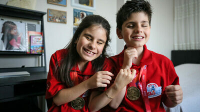 Bursalı ikizlerden TEKNOFEST’te büyük başarı! Göremedikleri gökyüzünü projelendirdiler…