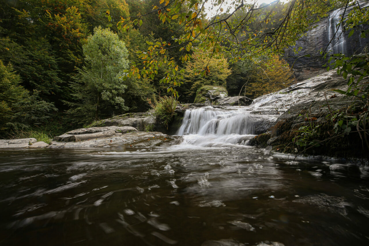 Bursa’nın doğal harikasından büyülü görüntüler! Turistler akın ediyor…