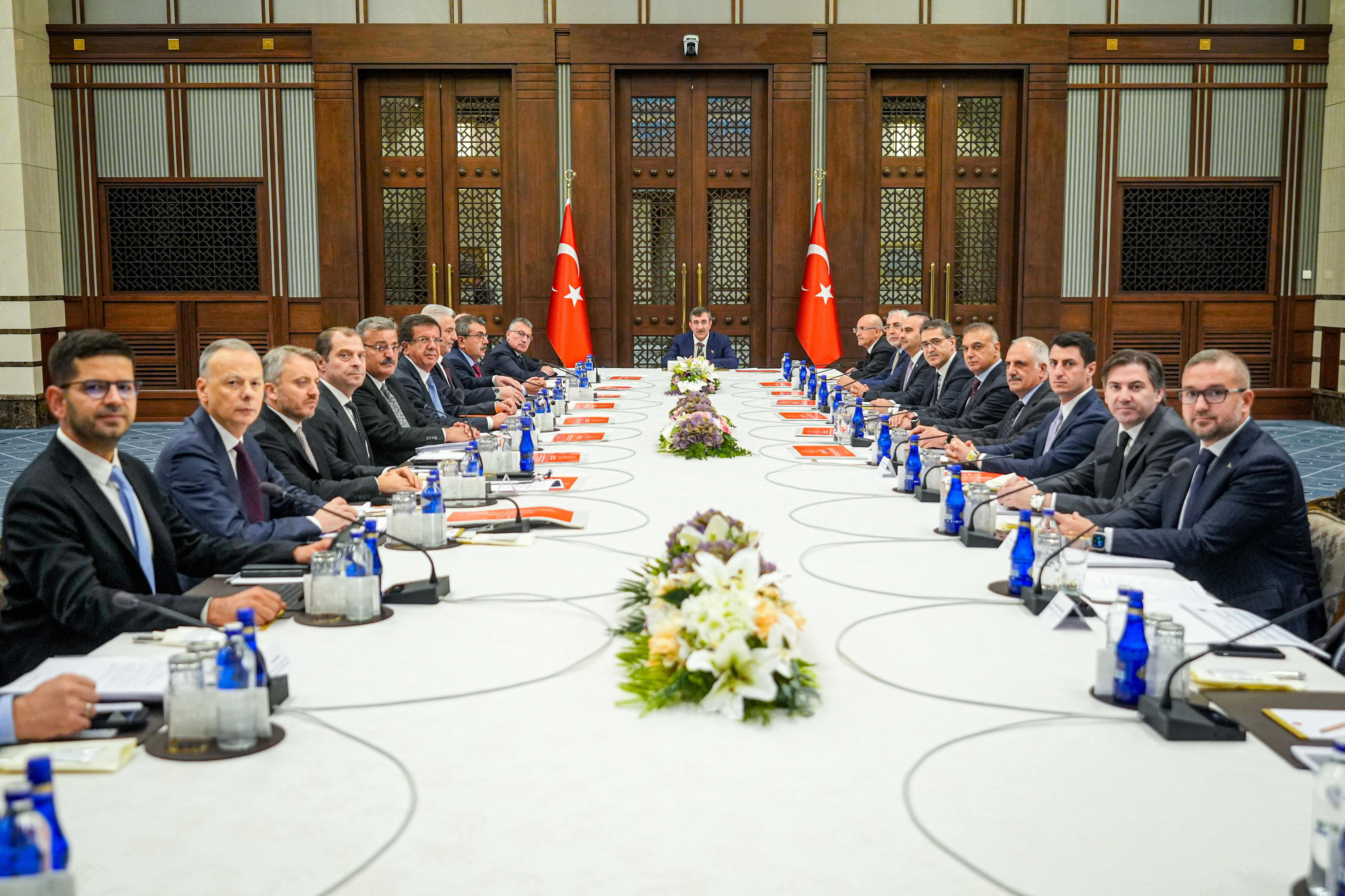 Ekonomi yönetimi toplandı