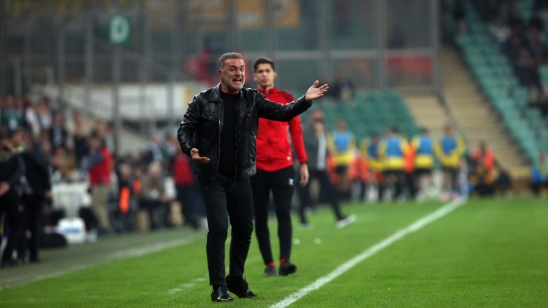 Bursaspor’un hocası Tahsin Tam puan kaybının sebebini açıkladı! Bursaspor’un hocası Tahsin Tam puan kaybının sebebini açıkladı!