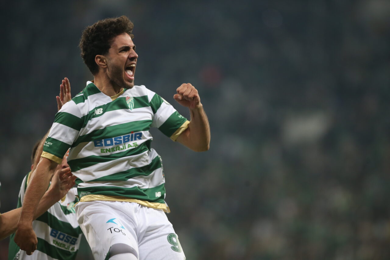 Bursaspor için kritik maç! Bugün liderlik gelir mi? Bursaspor için kritik maç! Bugün liderlik gelir mi?