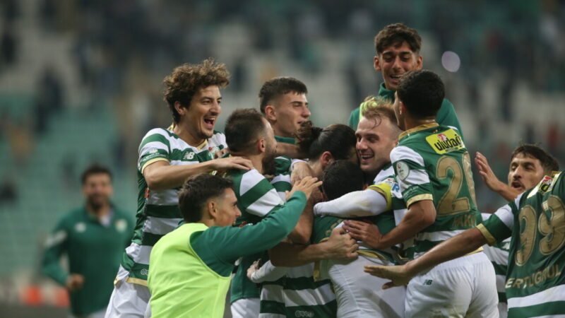 Bursaspor, Aksaray’da 3 puan avında! Menemen galibiyetiyle kendine gelen Bursaspor, bugün Aksaray’da da 3 puan