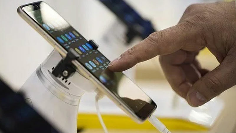 Telefon fiyatlarına indirim sürprizi! Hangi telefonların fiyatları düşecek? Telefonlara ilişkin Özel Tüketim Vergisi matrahlarında değişiklik yaşandı.