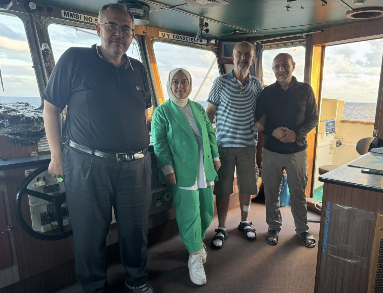 Bursalı Vekil’den haber alınamıyor; ‘Telefonları denize atıldı’