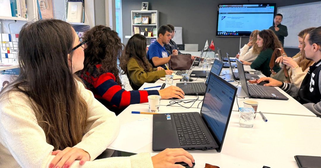 Nilüfer Belediyesi’nden ‘Makine Öğrenmesi ve Derin Öğrenme’ eğitimi