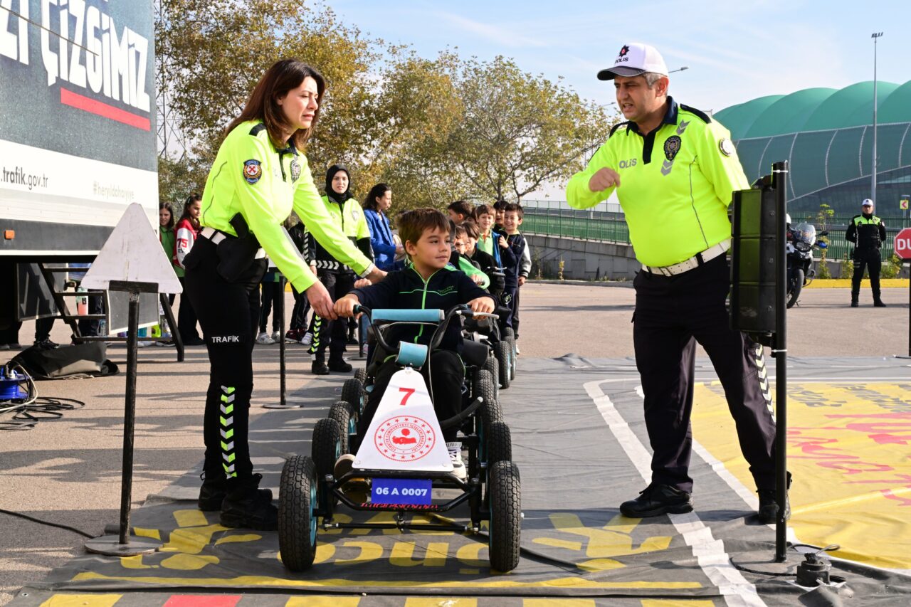 Bursa’da 734 öğrenciye trafik eğitimi