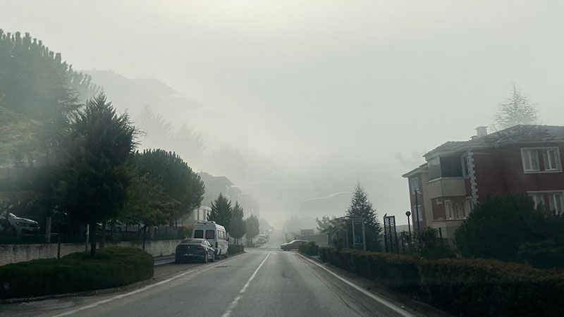 Bursalılar güne sisle uyandı