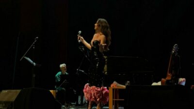 Gökçe Bahadır ve Emir Ersoy Bursa’da konser verdi