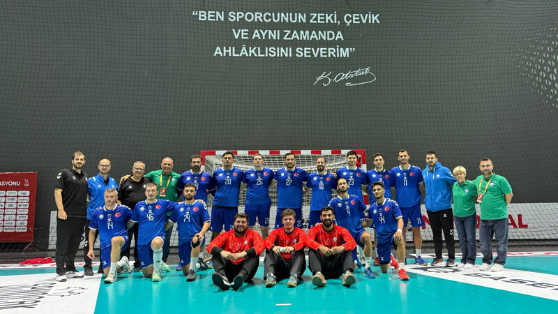 Nilüfer Belediyespor yoluna kayıpsız devam ediyor Nilüfer Belediyespor Erkek Hentbol Takımı, Ankara Hentbol Spor Kulübü’nü deplasmanda