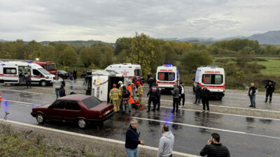 İşçi servisi devrildi: 1 ölü, 19 yaralı