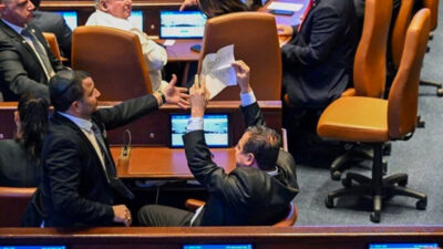 İsrail meclisinde Trump’a protesto