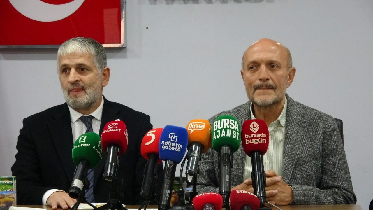 İsrail’de alıkonulan Bursa Milletvekili Atmaca’dan açıklama İsrail’de alıkonulan Bursa Milletvekili Atmaca’dan açıklama