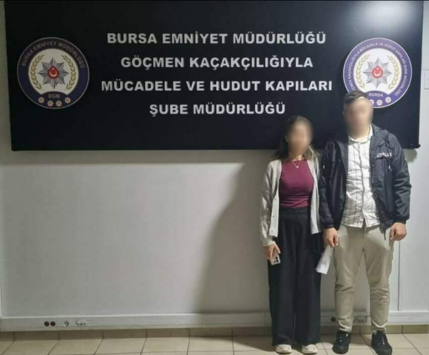 Kaçak göçmenleri İstanbul’a götürürken Bursa’da yakalandı Kaçak göçmenleri İstanbul’a götürürken Bursa’da yakalandı