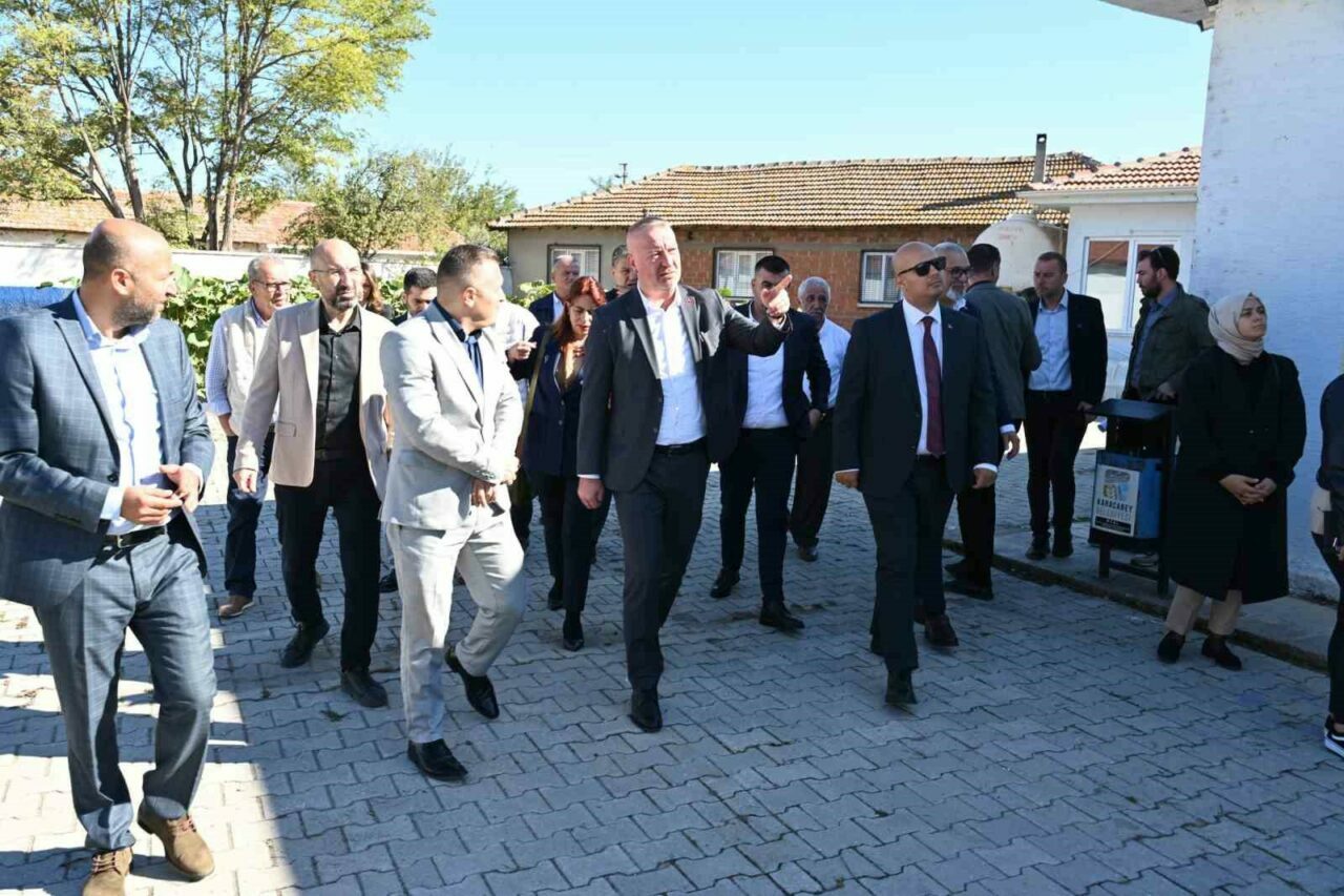 Karacabey Belediye Başkanı Karabatı: Her gün sahadayız Karacabey Belediye Başkanı Karabatı: Her gün sahadayız