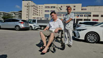 Karın ağrısı ile gitti, yürüyemez hale geldi