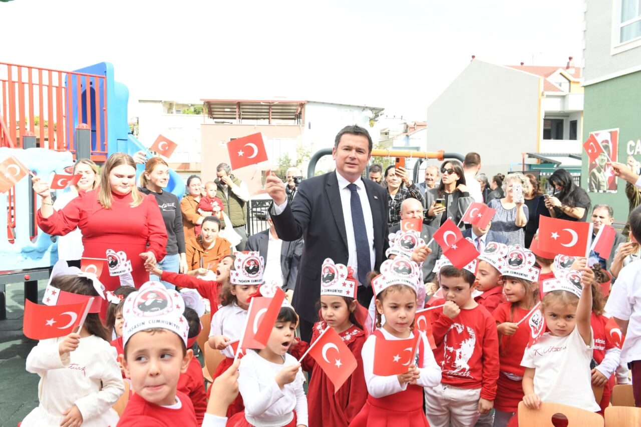 Osmangazi Belediyesi’nin kreşlerinde Cumhuriyet coşkusu