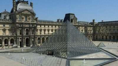 Louvre Müzesi soygunuyla bağlantılı 2 kişi gözaltına alındı