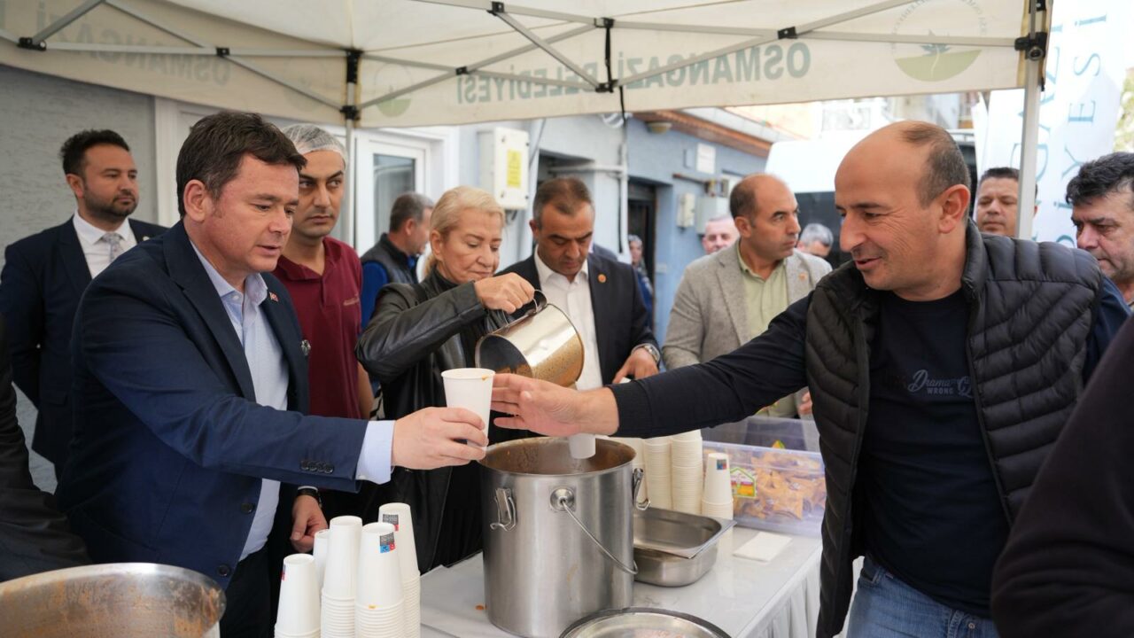 Başkan Aydın’dan Altınova Mahallesi’ne ziyaret Başkan Aydın’dan Altınova Mahallesi’ne ziyaret