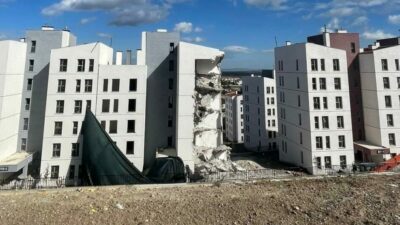 Bursa’nın Mustakemalpaşa ilçesindeki TOKİ evleri yıkılıyor!