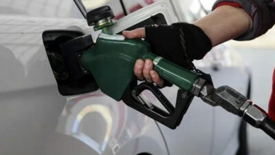 Petrol yükseldi: Motorine zam bekleniyor