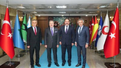 Devlet eski Bakanı Cavit Çağlar’dan Bursa Emniyet Müdürü Gökce’ye hayırlı olsun ziyareti