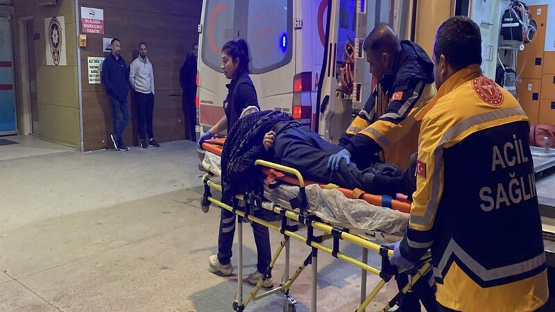 Bursa'nın İnegöl ilçesinde yolun karşısına geçmek isterken özel halk otobüsünün