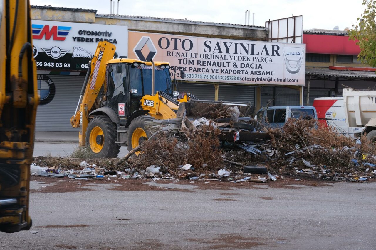 Bursa’daki o sanayi sitesinde kapsamlı temizlik! Bursa’daki o sanayi sitesinde kapsamlı temizlik!
