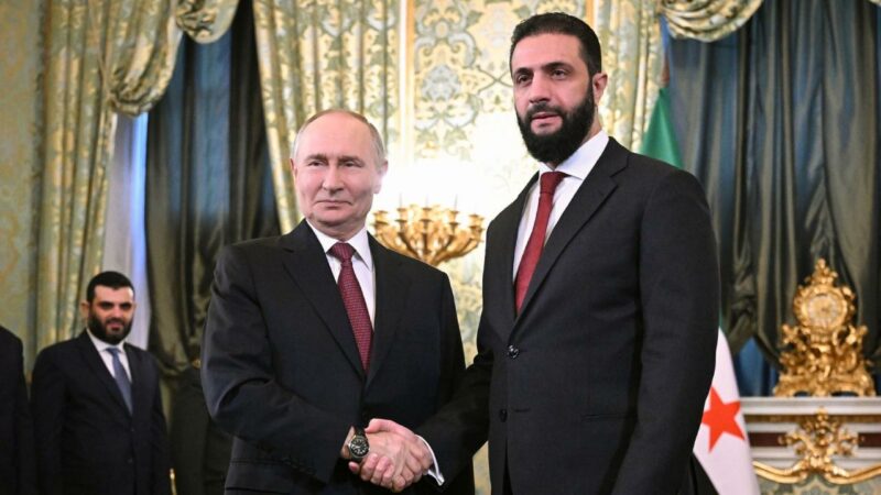 Moskova’da kritik görüşme Ruya lideri Vladimir Putin ile Suriye Cumhurbaşkanı Ahmed Şara'nın kritik