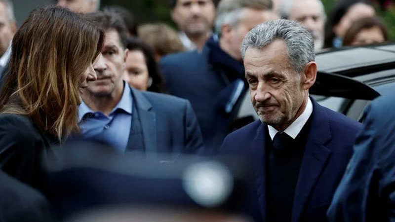 Tarihte bir ilk: Sarkozy cezaevinde Yolsuzluk dahil dört farklı suç nedeniyle 5 yıl ceza alan