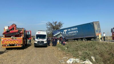 TIR ile çarpışan otomobilin sürücüsü öldü