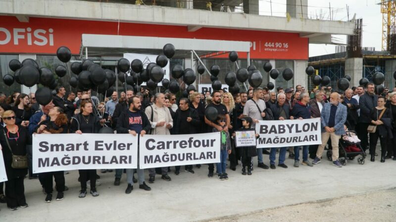 Bursa’da Atış Yapı mağdurlarından büyük tepki Bursa’da binlerce vatandaşın ev hayalini kâbusa çeviren Atış Yapı mağduriyeti