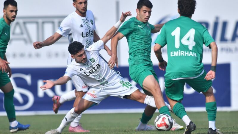 Bursa derbisinde gülen yok! Enes Çelik de izledi… İnegöl Kafkasspor ile Bursa Nilüfer’in mücadelesi 2-2’lik eşitlikle sonuçlandı. Bursa