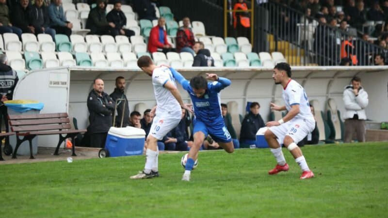 3. Lig’deki Bursa takımına liderliği kaybettiren yenilgi! 3.Lig 1.Grup’taki temsilcilerimizden Bursa Yıldırımspor, evinde ağırladığı Silivrispor’a 4-2 mağlup