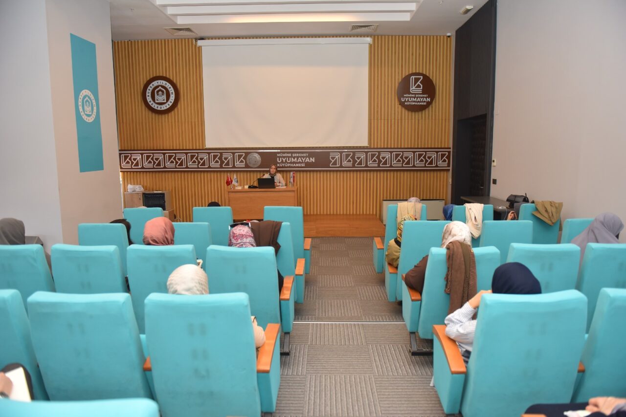 Bursa Yıldırım’da ‘Kitap Tahlili Programı’ başladı Bursa Yıldırım’da ‘Kitap Tahlili Programı’ başladı