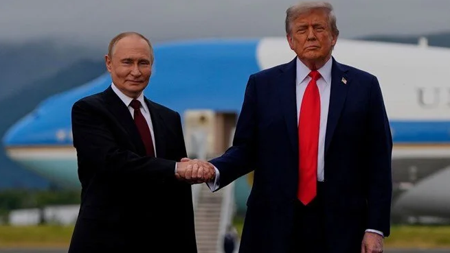 Trump-Putin görüşmesinden yeni zirve çıktı Trump-Putin görüşmesinden yeni zirve çıktı