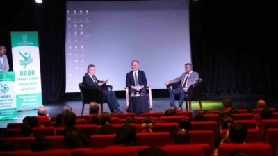 ‘Yeşil Koltuk’ isimli söyleşi programının ilk konuğu Başkan Alper Taban oldu