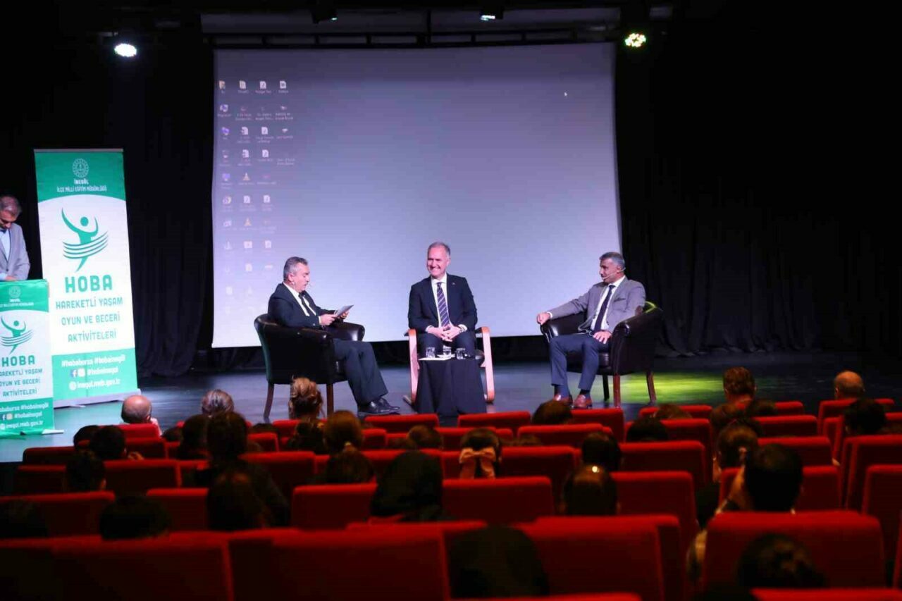 ‘Yeşil Koltuk’ isimli söyleşi programının ilk konuğu Başkan Alper Taban oldu