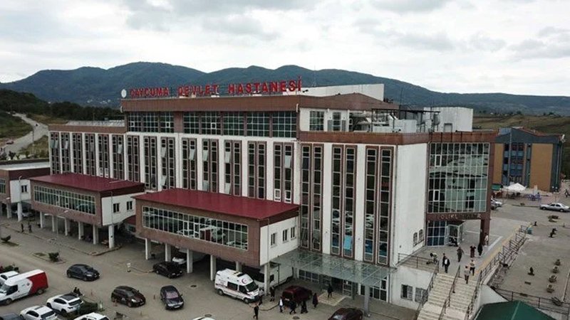 Karın ağrısıyla gitti, hamile olduğunu öğrendi Karın ağrısıyla gitti, hamile olduğunu öğrendi