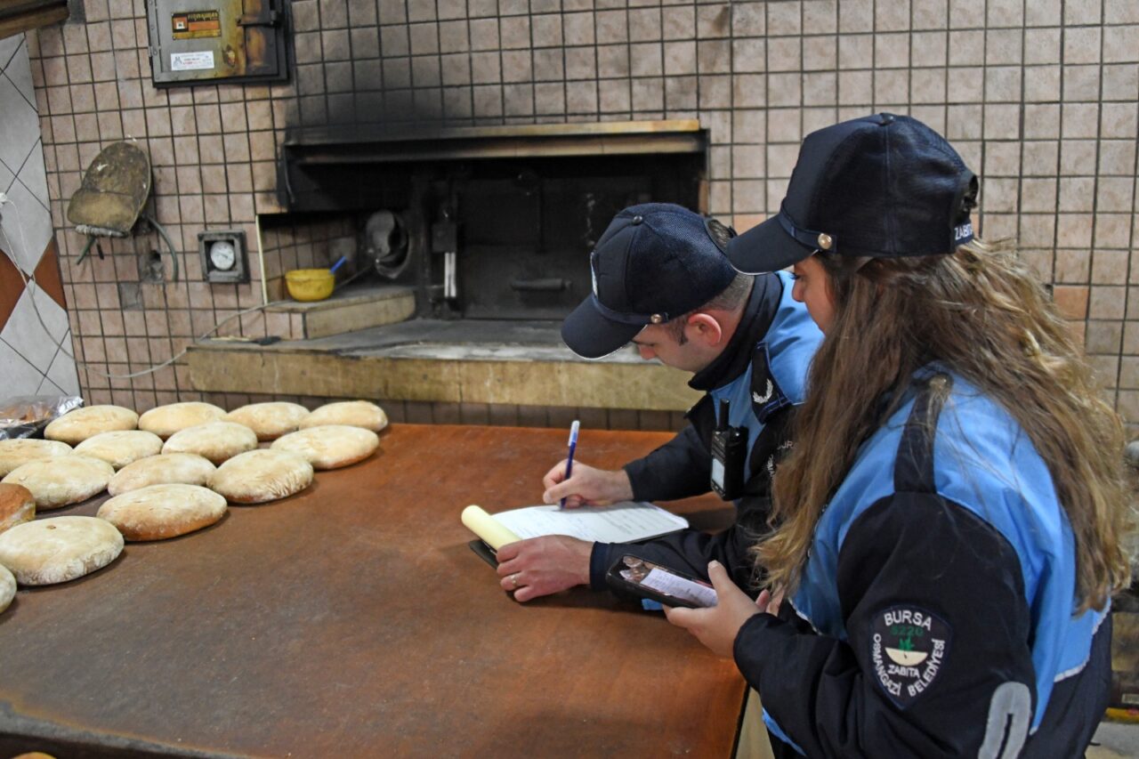 Bursa’nın o mahallesinde harekete geçildi! Tek tek denetlendiler Bursa’nın o mahallesinde harekete geçildi! Tek tek denetlendiler