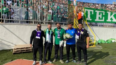 Bursaspor maçı öncesi tribünlerde dostluk