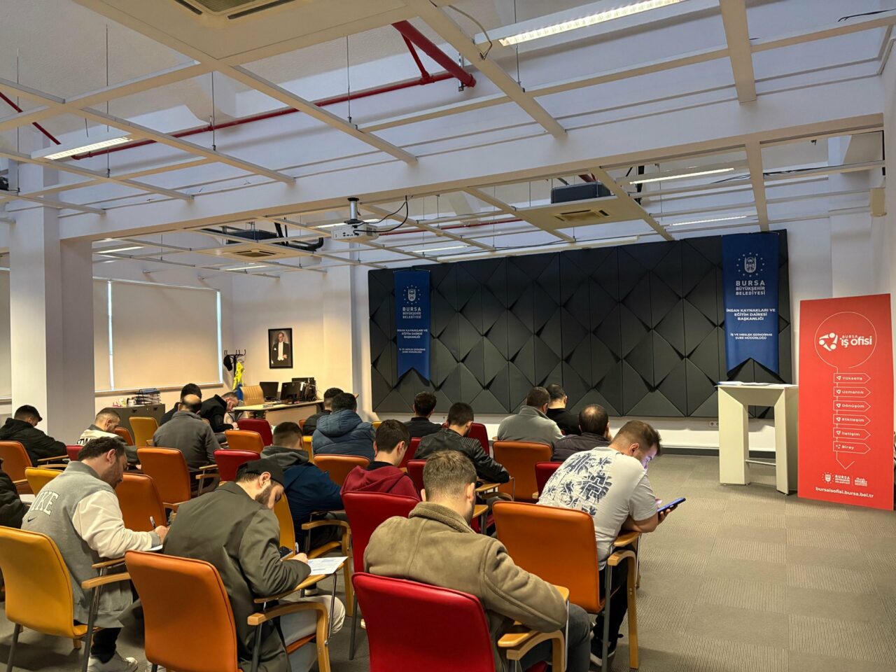 Bursa’da iş arayanlara destek: Toplu mülakat yapıldı