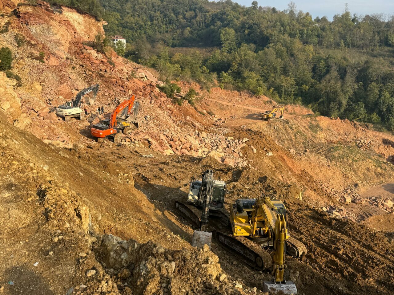 2 kişinin toprak altında kaldığı taş ocağı göçüğünde 2 tutuklama
